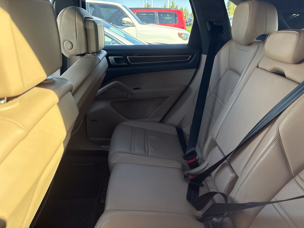 Used 2019 Porsche Cayenne AWD/4WD image 17