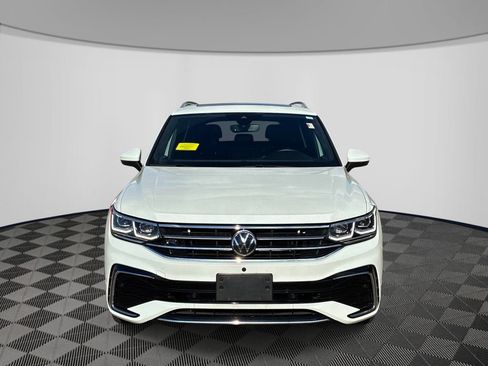 Used 2024 Volkswagen Tiguan SEL R-Line AWD/4WD image 2