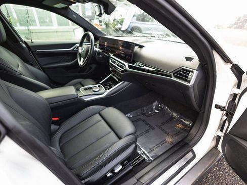 Used 2024 BMW i4 xDrive40i image 30