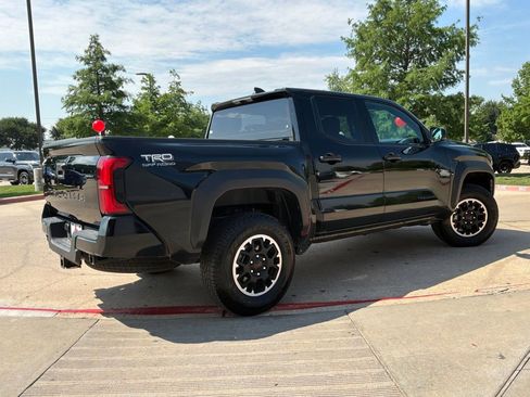 Used 2025 Toyota Tacoma TRD Off-Road AWD/4WD image 6