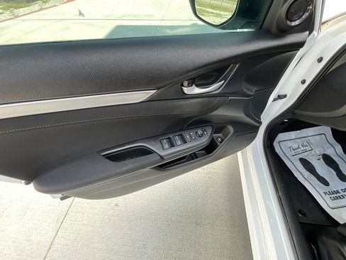Used 2020 Honda Civic EX image 19