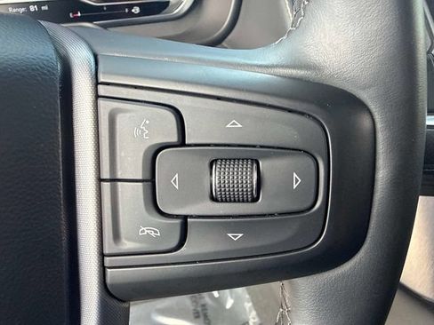 Used 2024 GMC Yukon SLT w/ SLT Premium Package AWD/4WD image 25