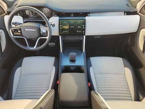 Used 2024 Land Rover Discovery Sport Dynamic SE image 25