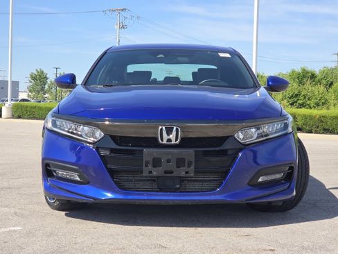 Used 2018 Honda Accord Sport image 9