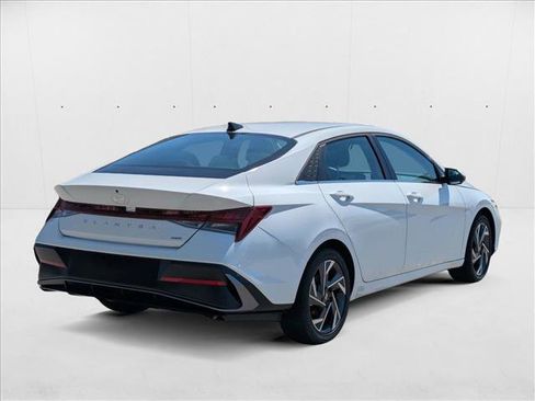 New 2025 Hyundai Elantra Limited image 2
