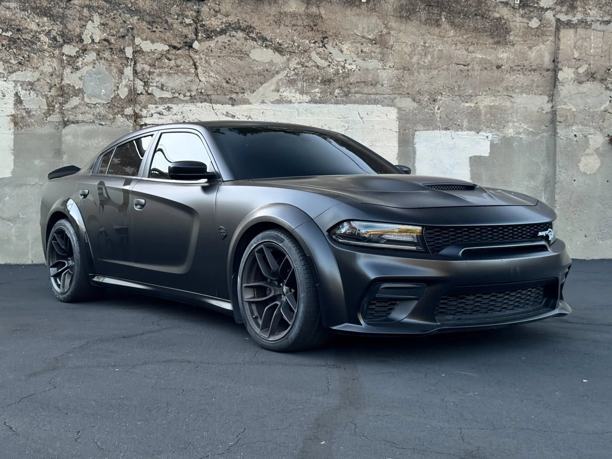 Used 2020 Dodge Charger SRT Hellcat w/ Navigation & Travel Group RWD image 4