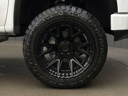 Used 2026 GMC Sierra 1500 AT4 w/ AT4 Premium Package AWD/4WD image 9
