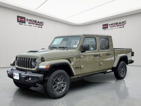 New 2026 Jeep Gladiator Sport AWD/4WD image 3