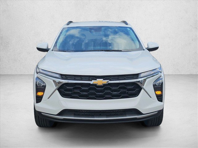 Certified 2025 Chevrolet Trax LT w/ LT Convenience Package FWD image 3