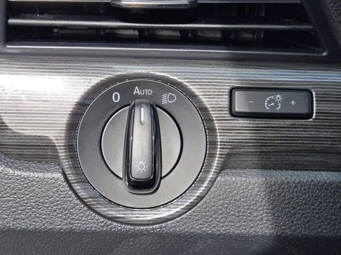 Used 2021 Volkswagen Passat 2.0T R-Line image 27