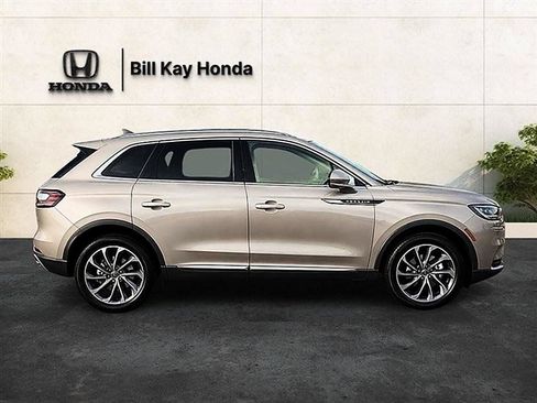 Used 2023 Lincoln Nautilus Reserve AWD/4WD image 6