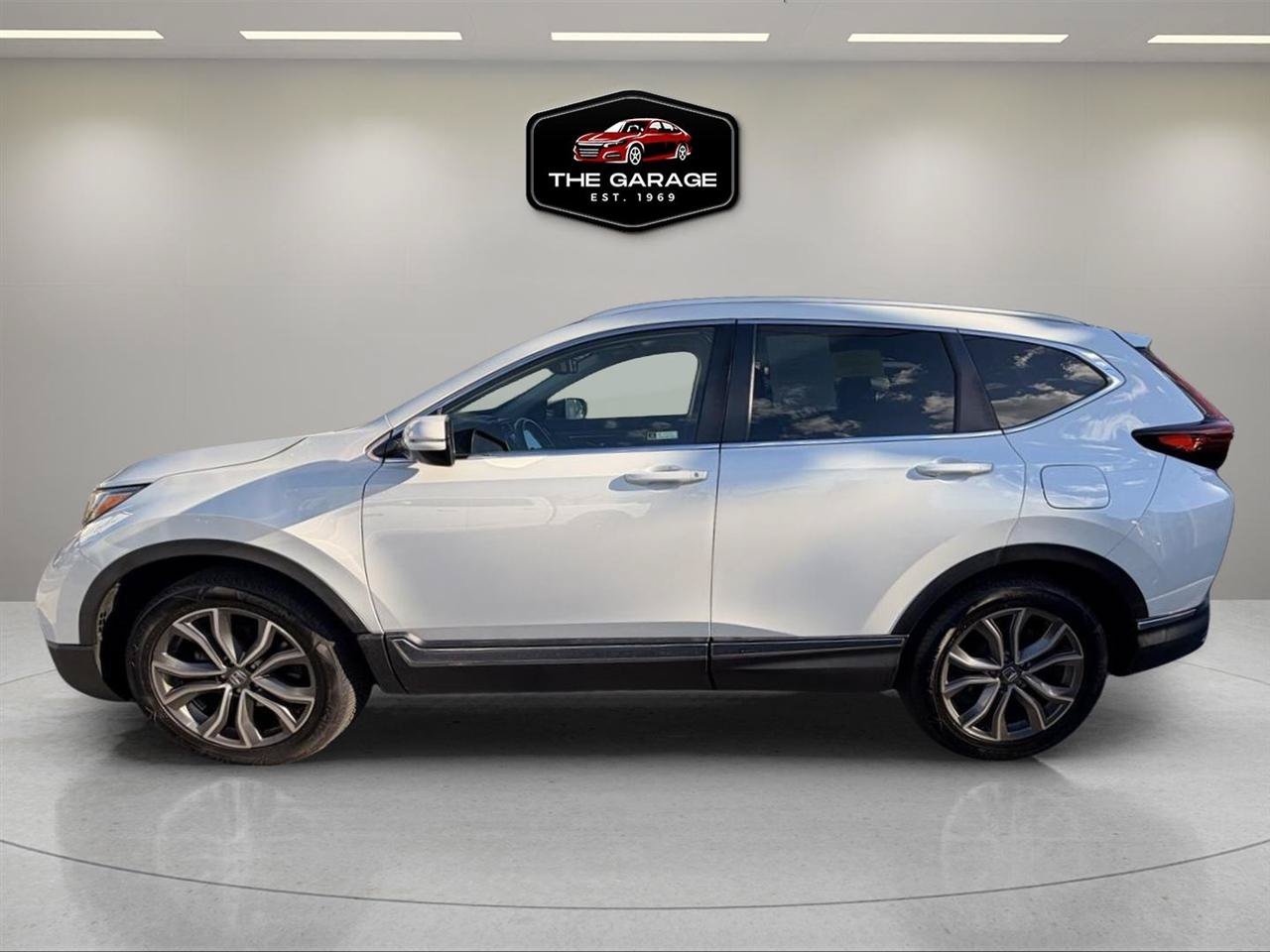 Used 2022 Honda CR-V Touring image 2