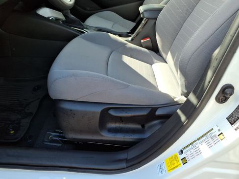 Used 2024 Toyota Corolla SE image 15