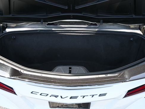 Used 2022 Chevrolet Corvette Stingray Preferred Conv w/ Z51 Performance Package RWD image 29