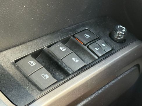 Certified 2023 Toyota Tacoma SR5 w/ Technology Package image 28