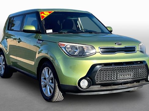 Used 2016 Kia Soul + image 10