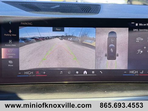 Used 2024 BMW X7 xDrive40i w/ M Sport Package image 28