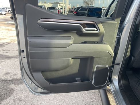 Certified 2025 Chevrolet Silverado 1500 RST image 18