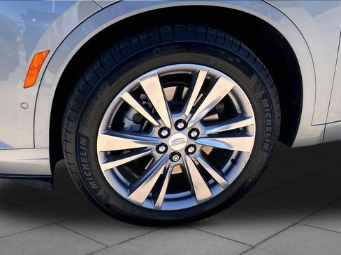 Used 2024 Cadillac XT6 Premium Luxury w/ Technology Package FWD image 10