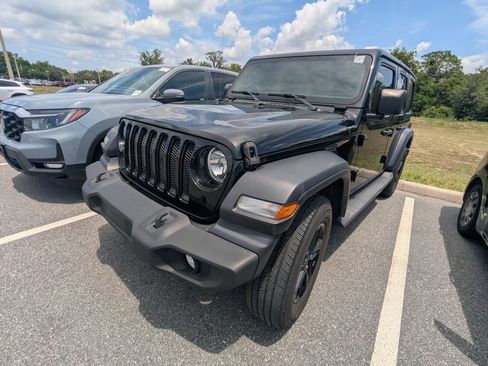 Used 2022 Jeep Wrangler Unlimited Sport AWD/4WD image 3