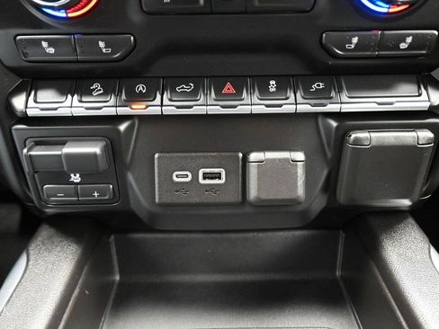 Used 2019 Chevrolet Silverado 1500 RST image 22