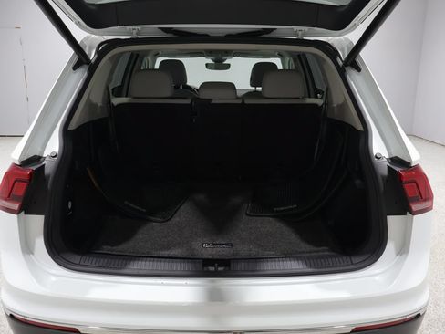 Used 2020 Volkswagen Tiguan SEL AWD/4WD image 4
