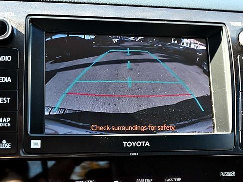 Used 2013 Toyota Sequoia Platinum AWD/4WD image 38
