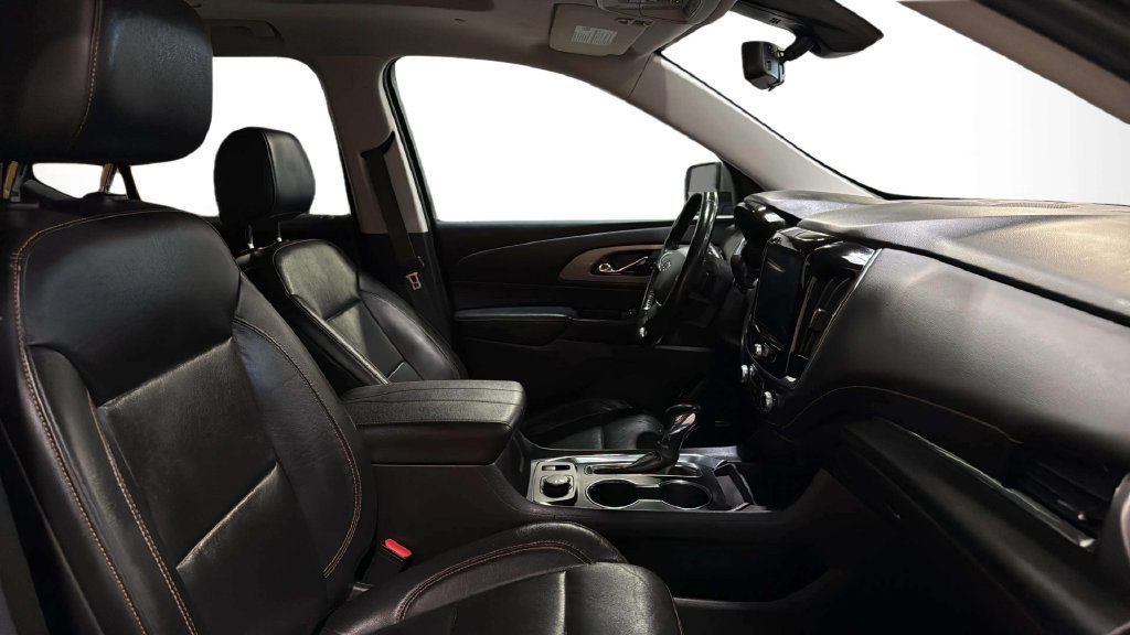 Used 2021 Chevrolet Traverse RS w/ LPO, Floor Liner Package AWD/4WD image 9
