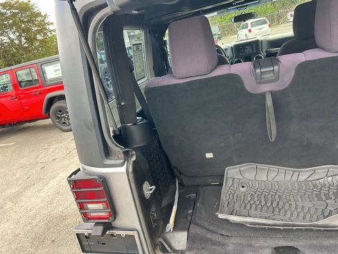 Used 2013 Jeep Wrangler Sport image 30