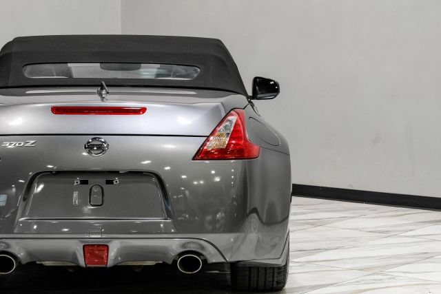 Used 2016 Nissan 370Z Touring Sport RWD image 46