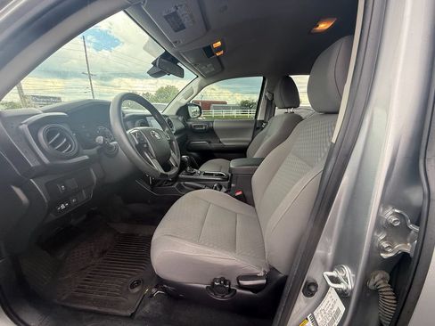 Used 2022 Toyota Tacoma SR AWD/4WD image 12
