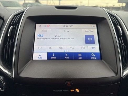 Used 2020 Ford Edge Titanium image 18