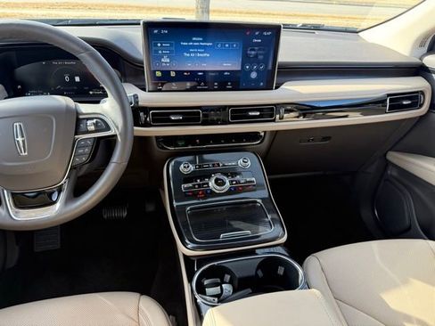 Certified 2022 Lincoln Nautilus Reserve image 17