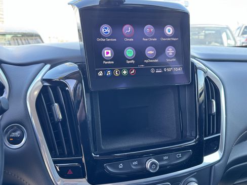 Used 2020 Chevrolet Traverse LT image 27