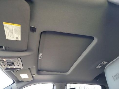 Used 2019 Chevrolet Silverado 1500 High Country image 9