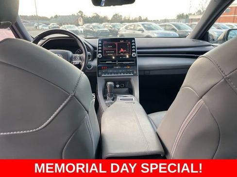 Used 2019 Toyota Avalon XSE w/ All Weather Liner Package FWD image 17