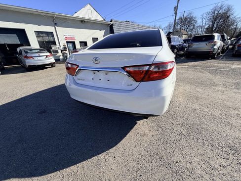Used 2017 Toyota Camry LE image 12
