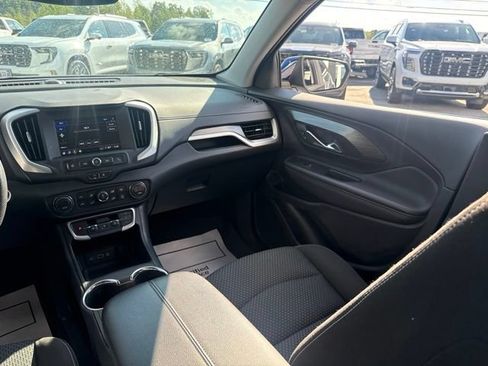 Used 2022 GMC Terrain SLE w/ Driver Convenience Package AWD/4WD image 26