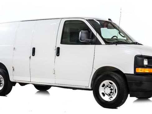 Used 2017 Chevrolet Express 2500 image 1