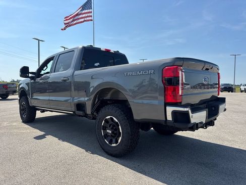 New 2026 Ford F250 Lariat w/ Tremor Off-Road Package AWD/4WD image 4