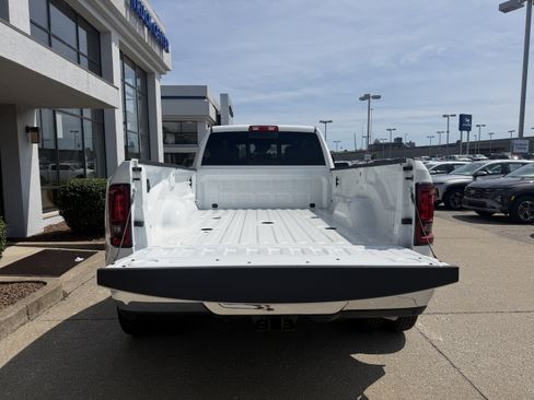 New 2026 RAM 3500 Tradesman AWD/4WD image 12