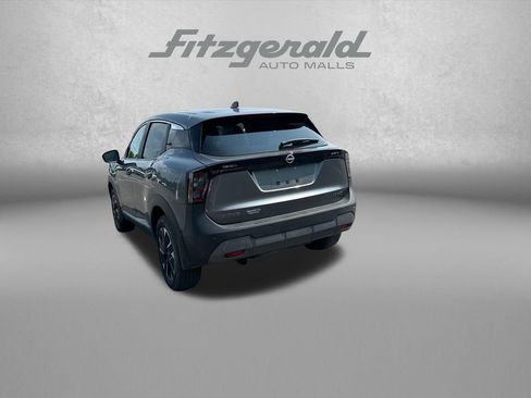 Used 2025 Nissan Kicks SV AWD/4WD image 6