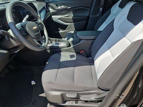 Used 2026 Chevrolet Trax LS FWD image 17