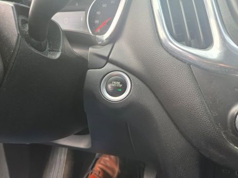 Used 2019 Chevrolet Equinox LT FWD image 16