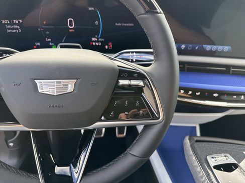 New 2026 Cadillac Optiq Luxury 1 image 32