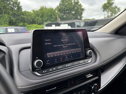 Used 2025 Nissan Rogue SV FWD image 20