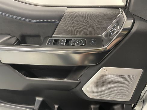 Used 2025 Ford F250 Platinum image 27