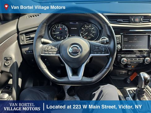 Used 2020 Nissan Rogue SV AWD/4WD image 13