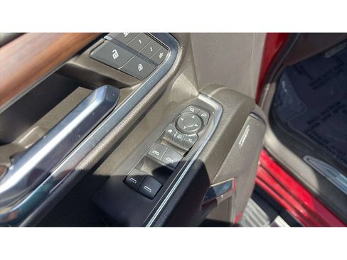 Used 2024 GMC Sierra 2500 SLT w/ SLT Premium Package AWD/4WD image 9
