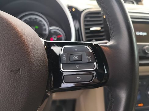 Used 2015 Volkswagen Beetle TDI FWD image 13